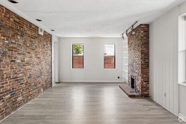 2BR, 2BA - 1,070SF - Living Room