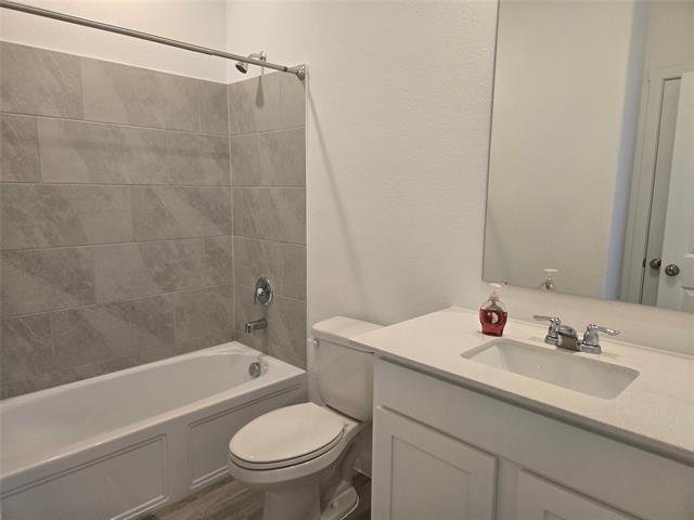 Photo - 3017 Lusitano Rd