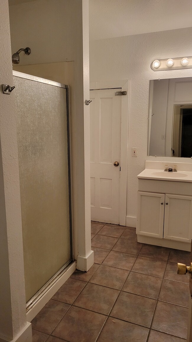 Photo - 222 S 4th St