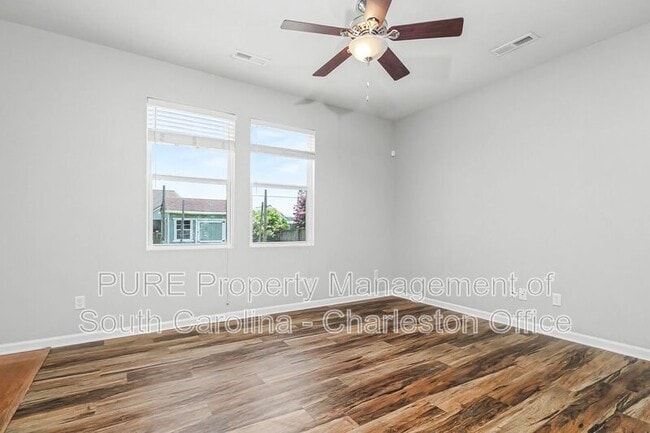 Photo - 407 Greywood Ln
