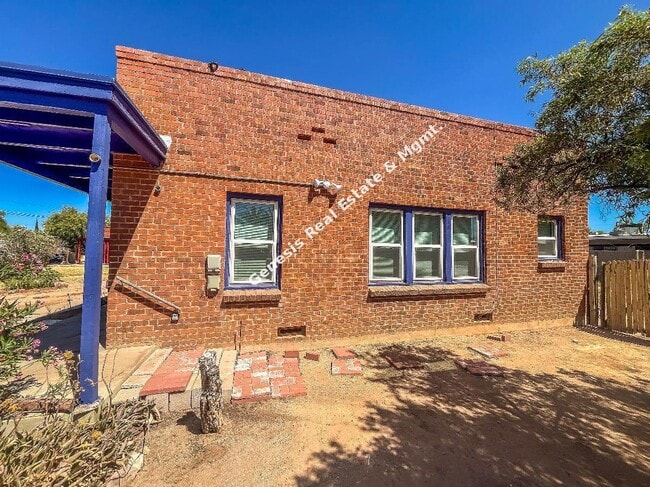 Photo - 3456 E 1st St