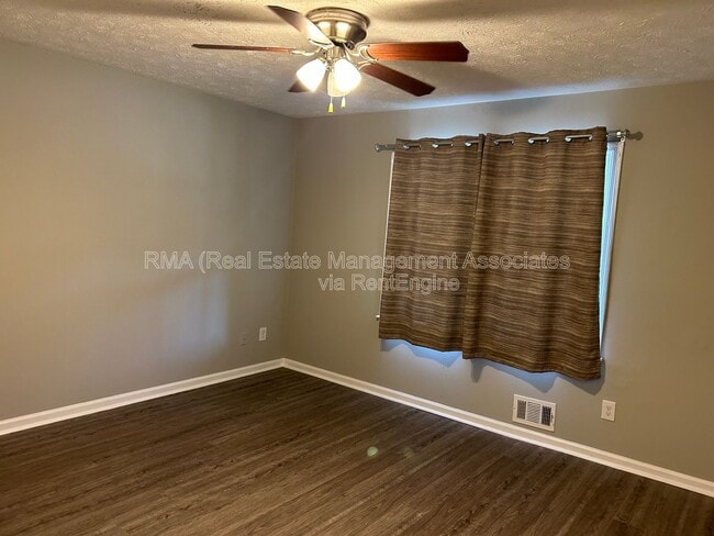 Photo - 254 N McDonough Rd