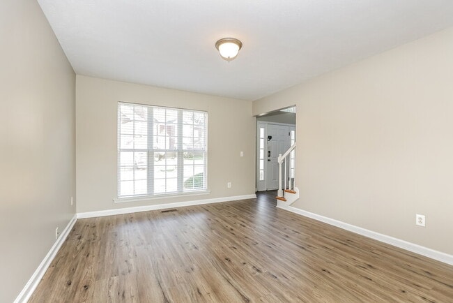 Photo - 5555 Craftwood Dr