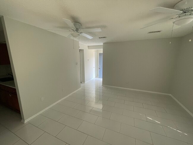 Photo - 390 Guzzardo Ln Unit 2B