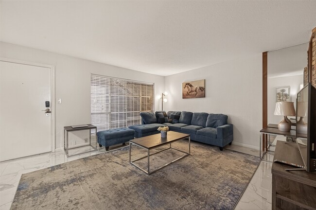 Photo - 2201 Fountain View Dr Unit 29