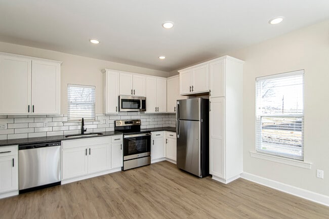 1201 W 4th St Unit C