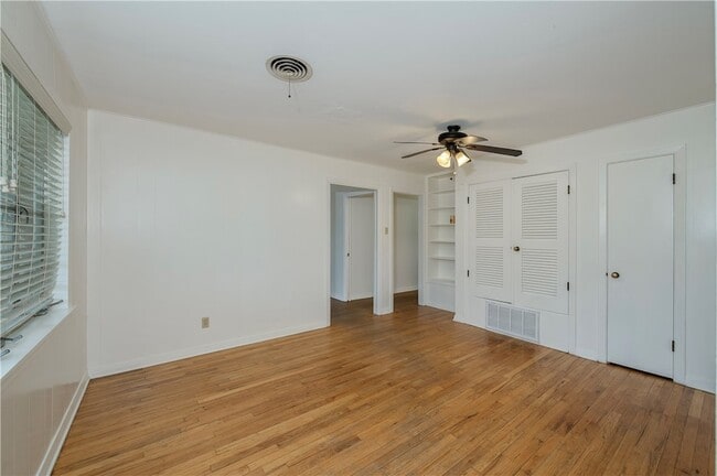 Photo - 501 Helena St