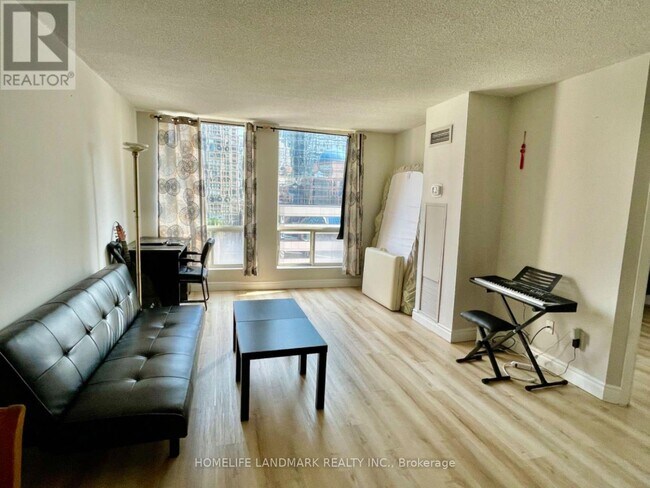 Photo - 25 Grenville St Unit 1002