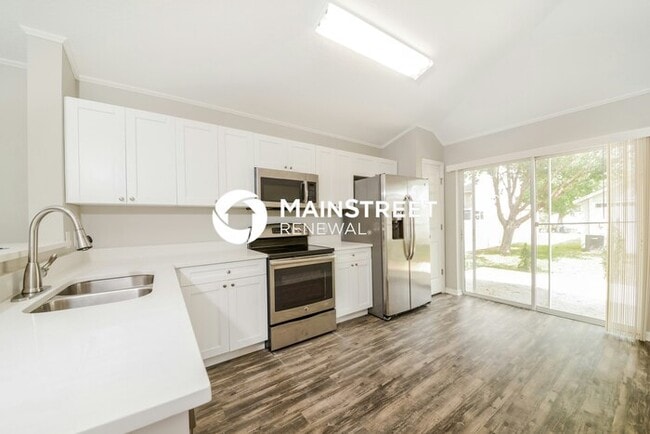 Photo - 3 Bedroom Pet-Friendly Home in Palmetto, FL with Main Street Renewal