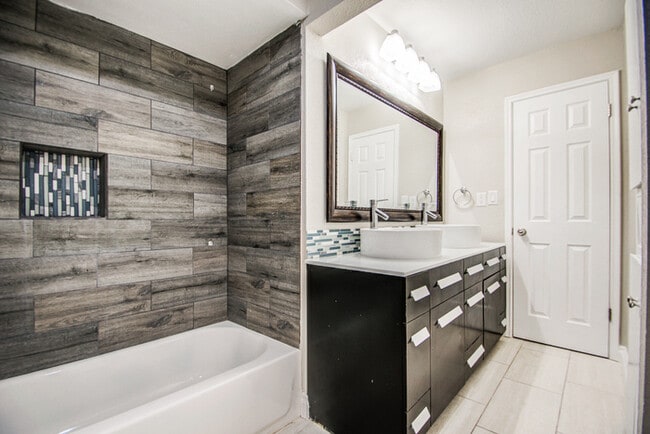 Photo - Beautifully remodeled corner 4/2 with pool...