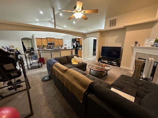 Photo - 185 NE Windy St