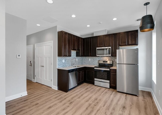 Building Photo - Reserves on Washington Park Unit 02