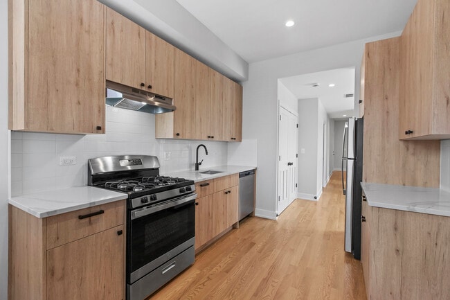 Photo - 3820 N Sheffield Ave Unit 3820-1