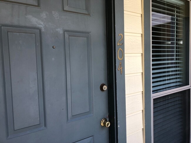 Building Photo - PRELEASE 8/15/2025 2 bed 2 bath Unit 204