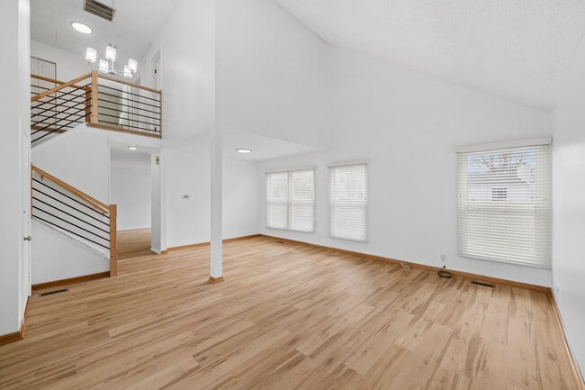 Photo - 1553 Brandywyn Ct N