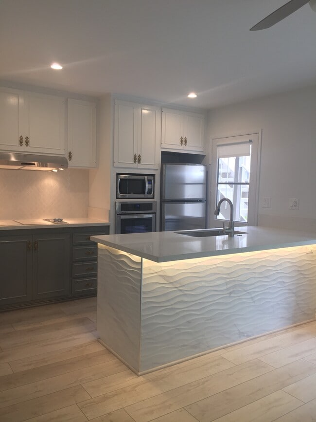 kitchen - 1214 Rutland Rd Unit 1