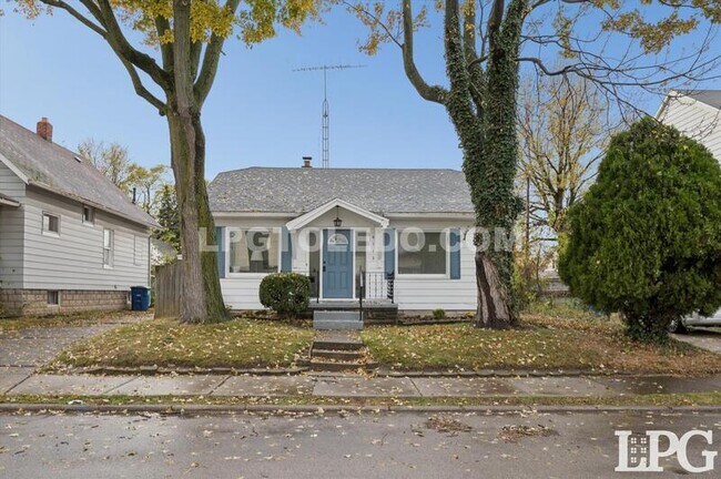 Photo - 4113 Packard Rd