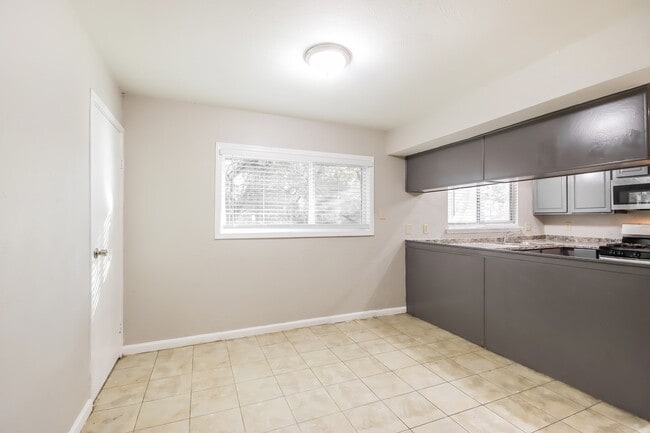 Photo - 3214 Sycamore Springs Dr