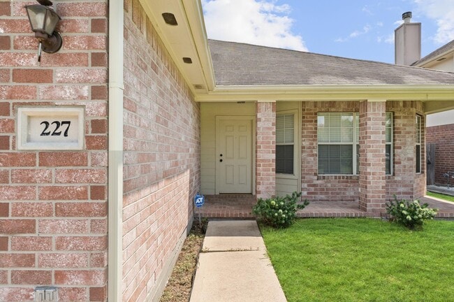 Photo - 227 Mammoth Springs Ln