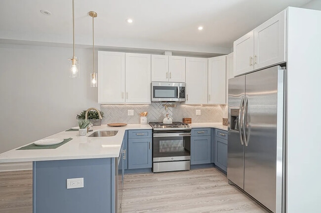 Building Photo - 1218 S 20th St Unit 2