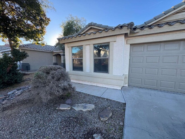 Photo - 409 E Kelsi Ave