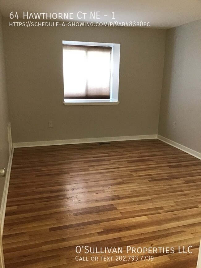 Photo - 64 Hawthorne Ct NE