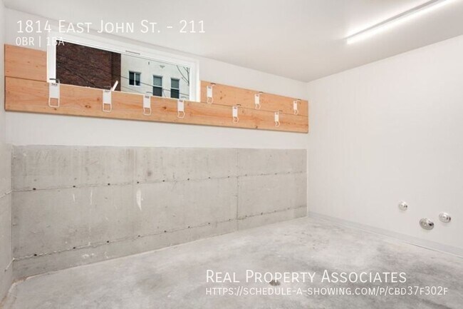 Photo - 1814 E John St Unit 211