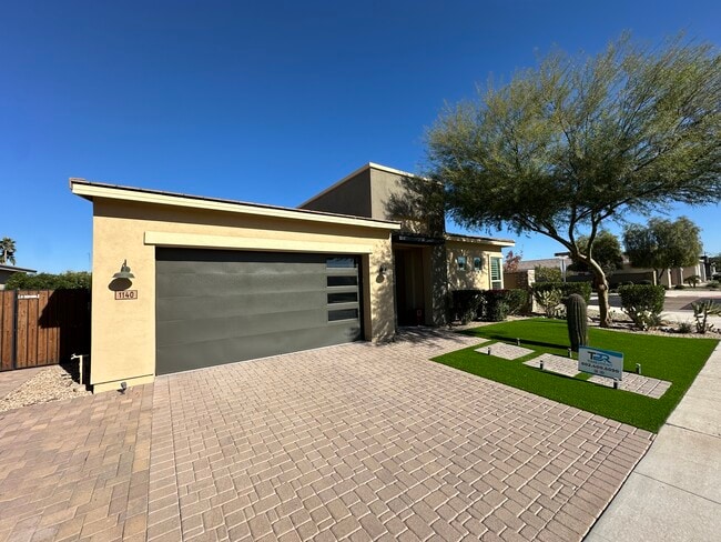 Building Photo - 1140 E Cherrywood Pl