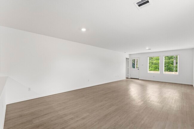 Photo - 18784 Loom dr