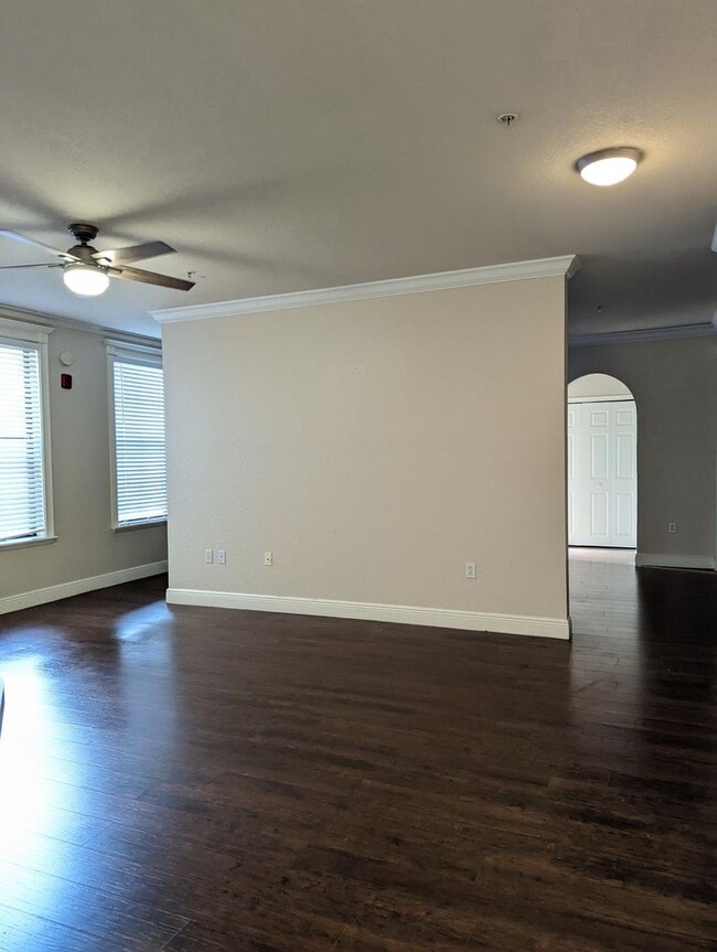 Photo - Huge Updated Studio! 818 square feet! Must see to appreciate. Includes washer/dryer
