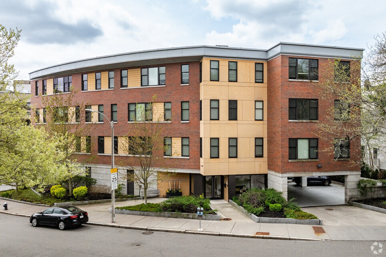 Primario - 20 Englewood Ave