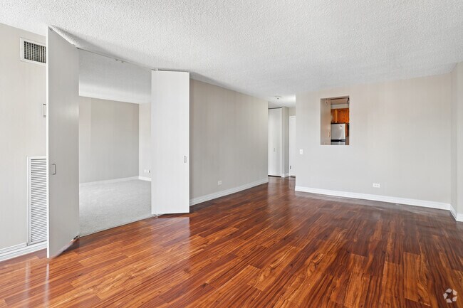 1BR-JR/1BA Living Area - 100 W. Chestnut