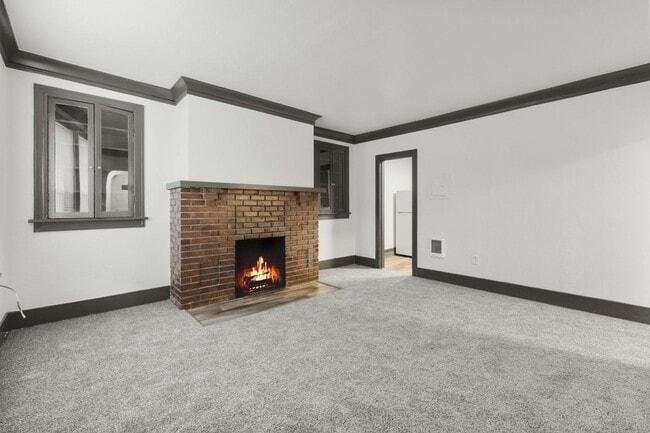 Building Photo - 16 N Broadway St Unit 25