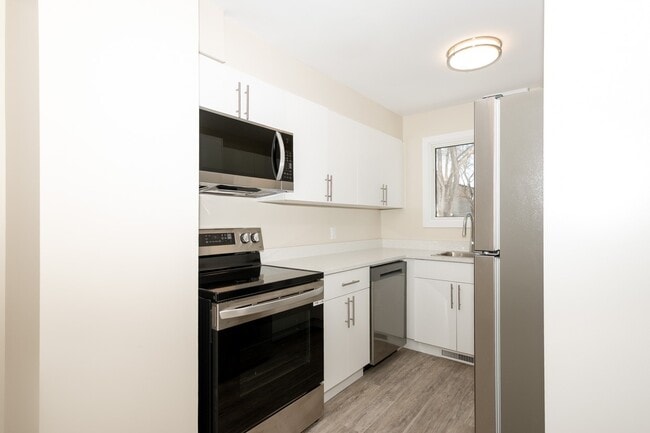 Building Photo - Rothesay Townhouses