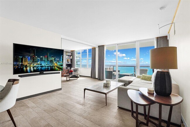 Building Photo - 5151 Collins Ave Rental