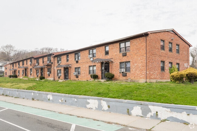 Photo - 454-484 Van Duzer St