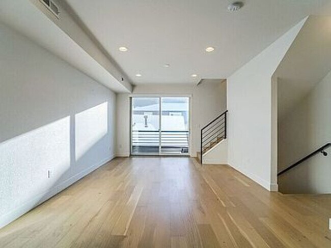 Photo - 2828 W 25th Ave Unidad 9