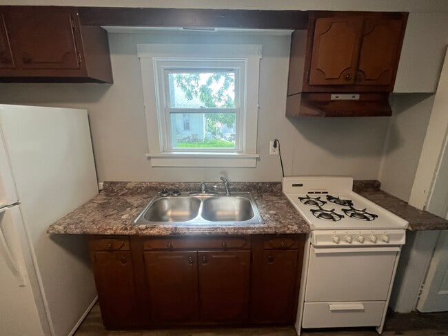 Photo - 29 Clinton Ave