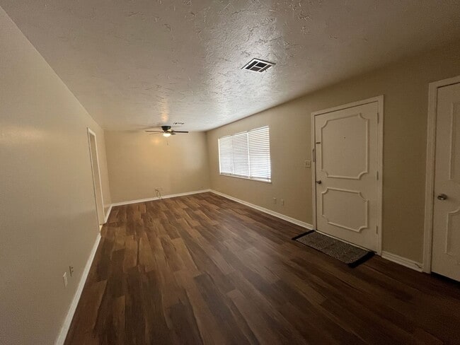 Photo - 2424 NW 14th St Unit 509 Leslie Drive