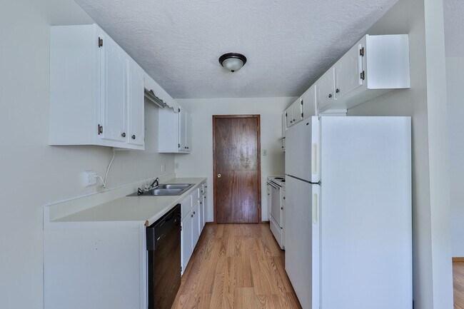 Photo - Charming Duplex in Heart of Dresden! Unit 126 Clifton St