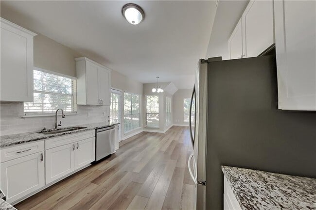 Photo - 5855 Shadewater Dr