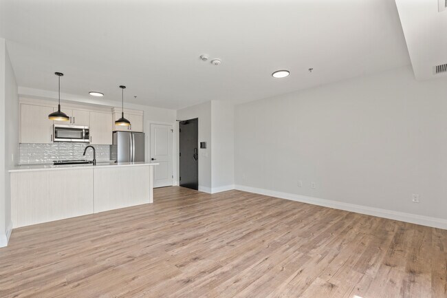 Photo - 4775 Walker Rd