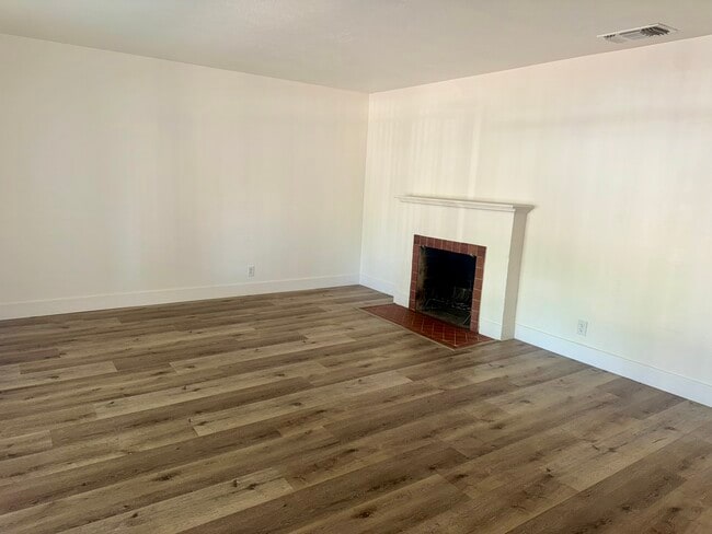 Photo - 3874 Arden Dr S