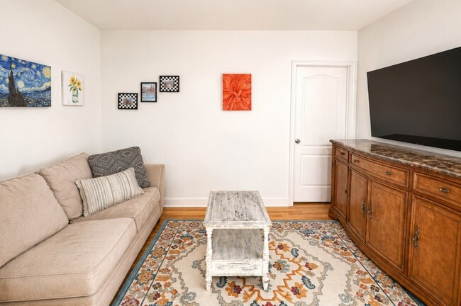 Photo - 350 E 54th St Unit 3J
