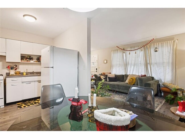 Photo - 3513 Emerson Ave S