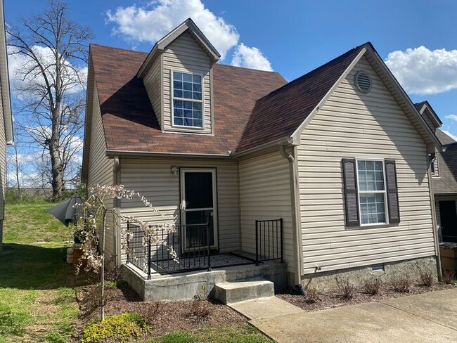 Now Available - 2 Bed 2 Bath House in Brit... - Now Available - 2 Bed 2 Bath House in Brit...