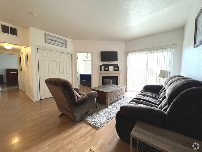 Building Photo - 2430 W 82nd Pl Rental