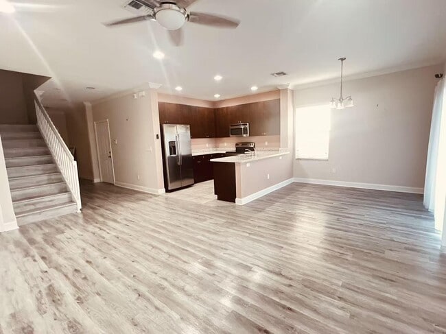 Photo - 1792 Via Sofia