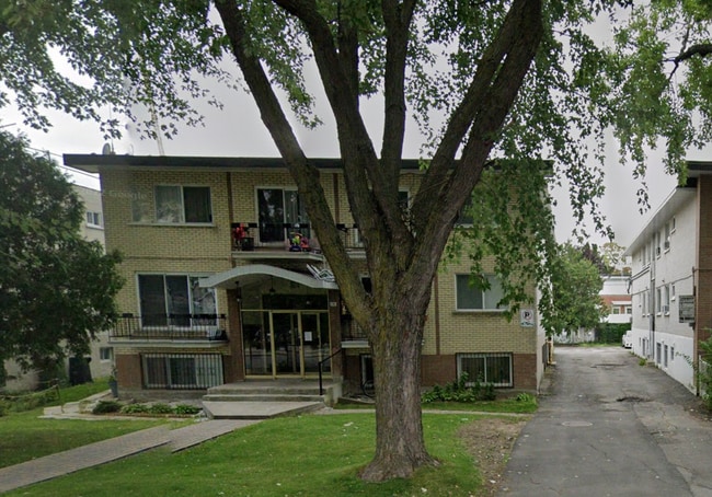 Building Photo - 5581 Bd Léger Unit 1