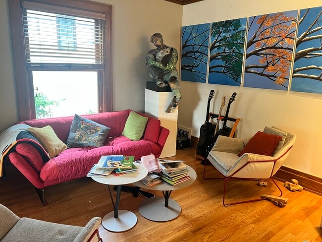 Photo - 725 Woodbine Ave